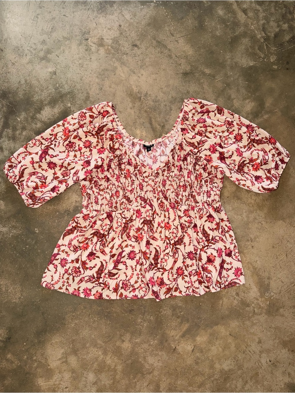 Torrid Floral Smocked Peplum Blouse Pink Puff Sleeve Size 2 (2X)